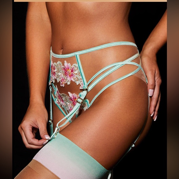AMELIE MINT GARTER BELT - Picture 3 of 13